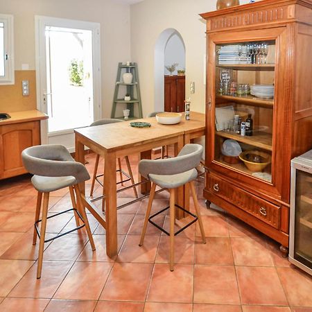 3 Bedroom Awesome Home In Chateuneuf De Gadagne Châteauneuf-de-Gadagne Eksteriør bilde