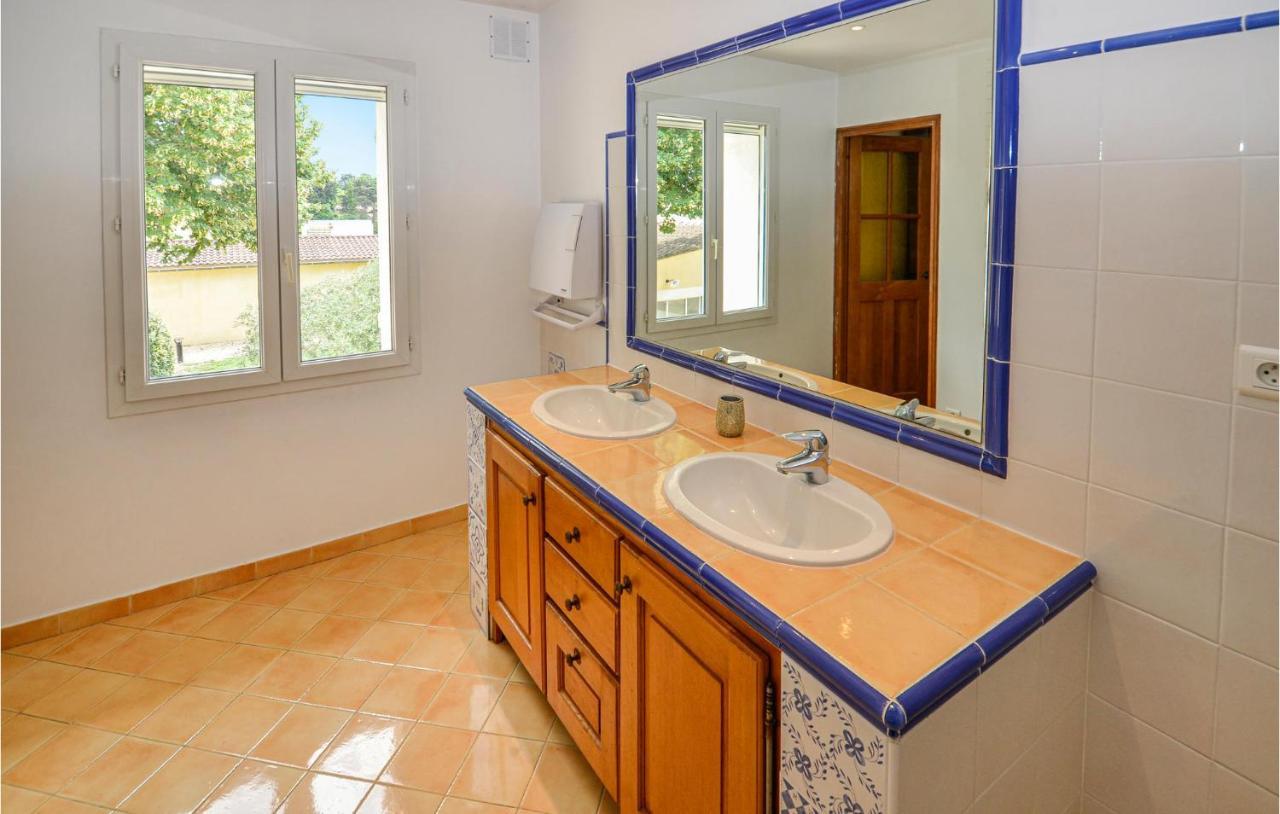 3 Bedroom Awesome Home In Chateuneuf De Gadagne Châteauneuf-de-Gadagne Eksteriør bilde