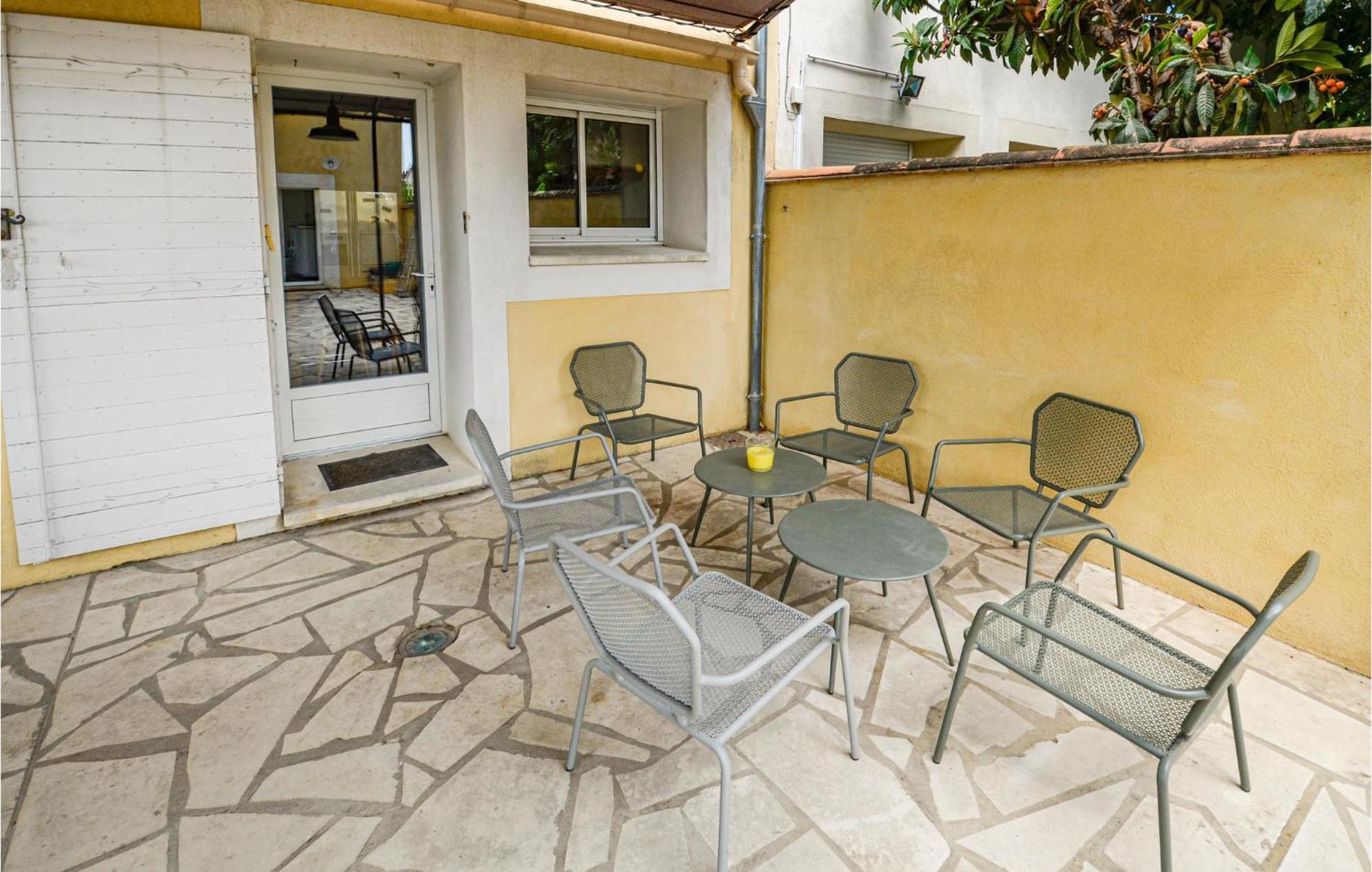 3 Bedroom Awesome Home In Chateuneuf De Gadagne Châteauneuf-de-Gadagne Eksteriør bilde