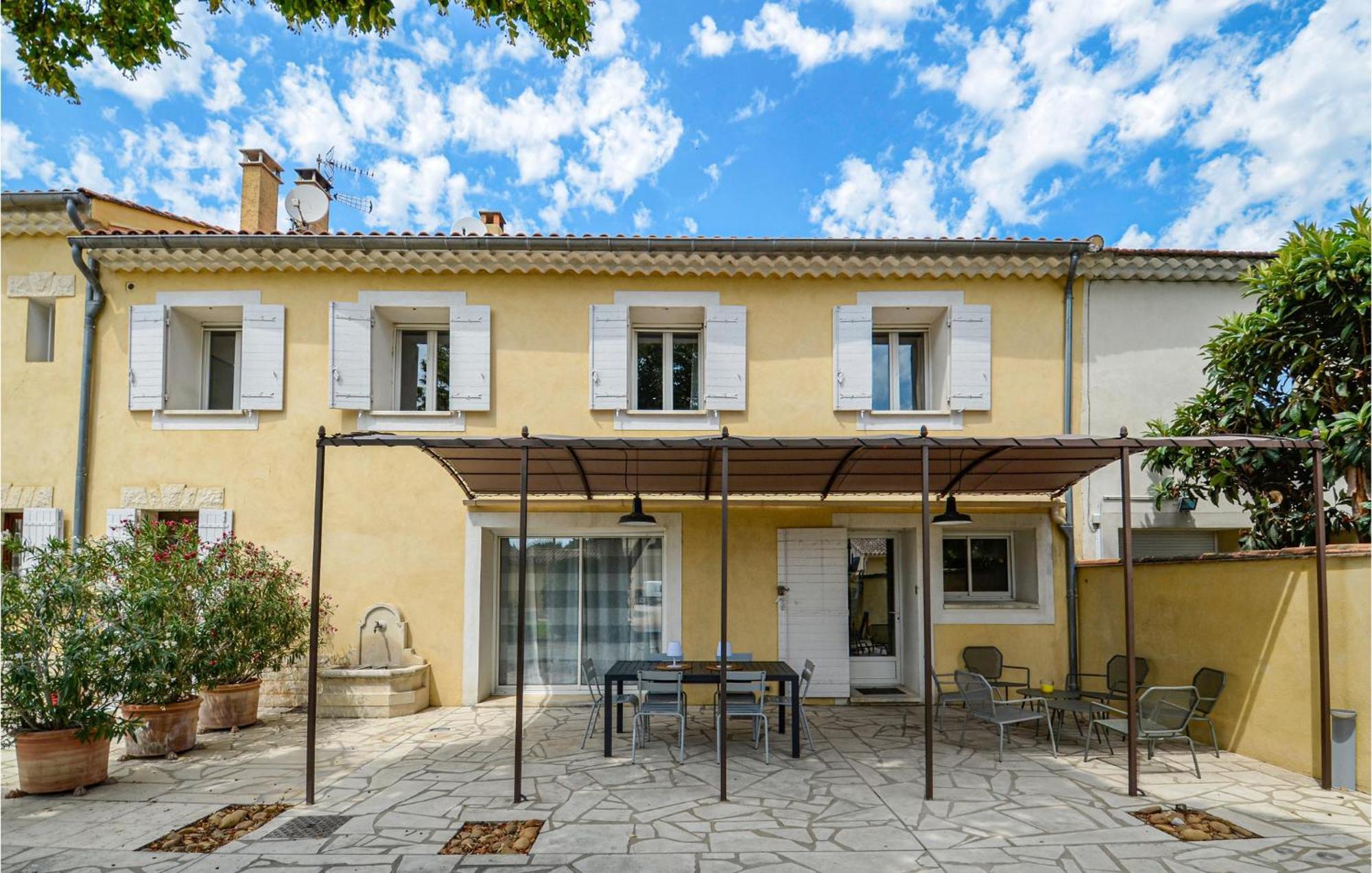 3 Bedroom Awesome Home In Chateuneuf De Gadagne Châteauneuf-de-Gadagne Eksteriør bilde