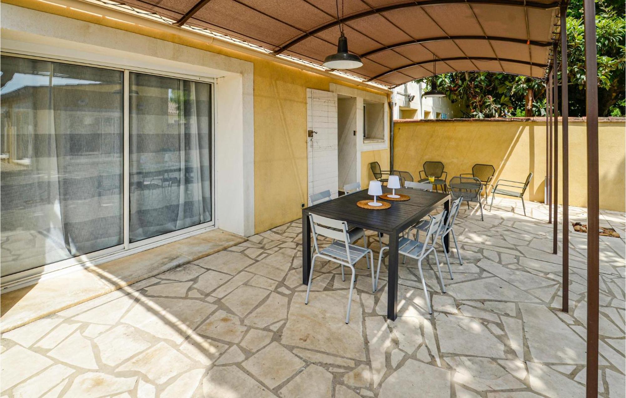 3 Bedroom Awesome Home In Chateuneuf De Gadagne Châteauneuf-de-Gadagne Eksteriør bilde